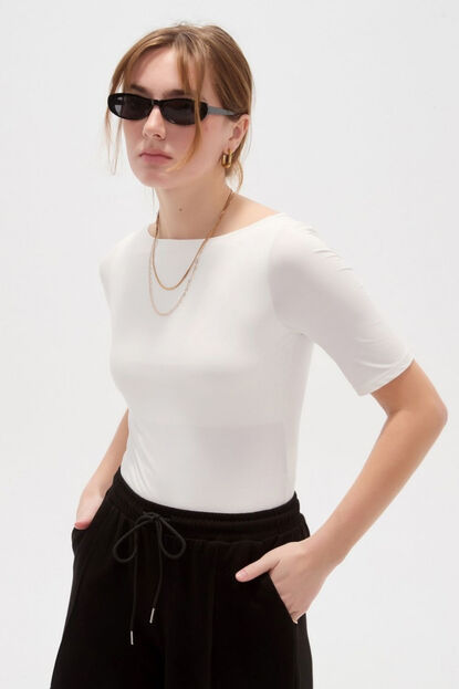 REMERA WENOS 70607 MARFIL  / OFF WHITE image number null