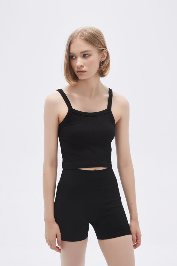 TOPS BESO NEGRO image number null