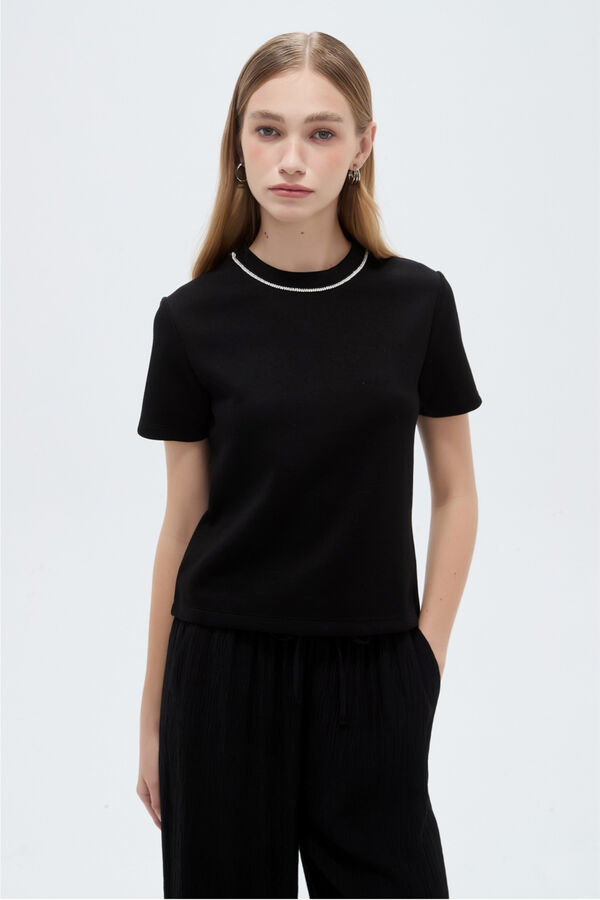 REMERA POIT 70809 NEGRO image number null