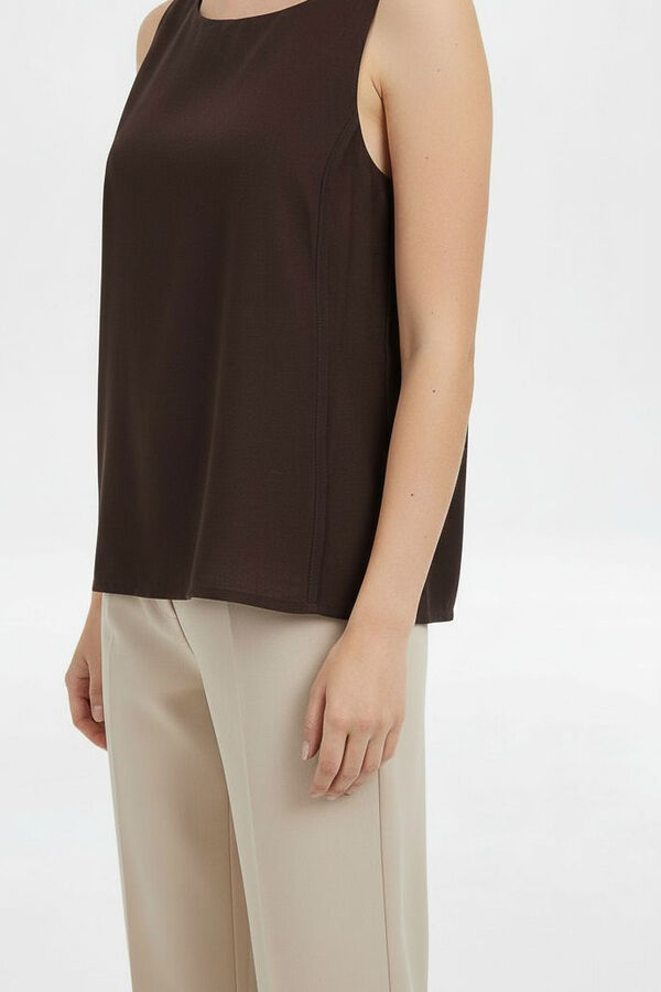 MUSCULOSA NELU 70809 CAFE image number null