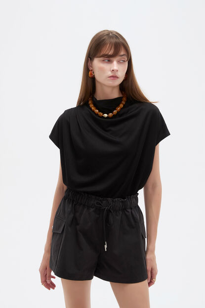 SHORT GOMAE 70809 NEGRO image number null