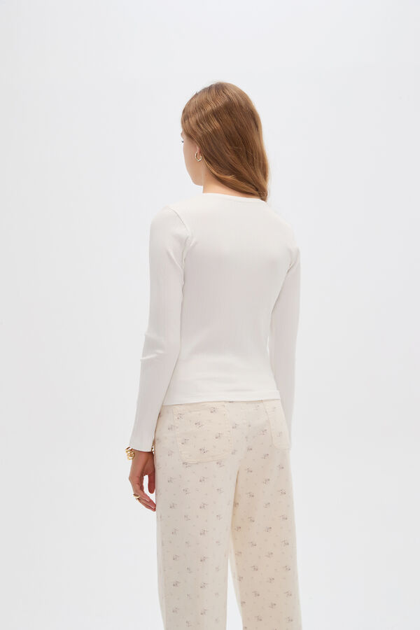 REMERA AWRA 70607 MARFIL  / OFF WHITE image number null