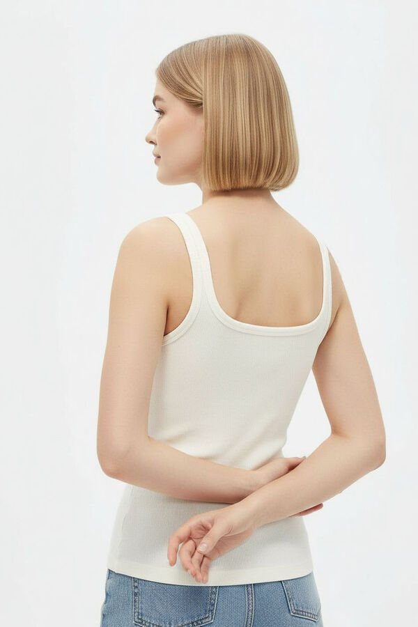 TOPS LOENI MARFIL  / OFF WHITE image number null