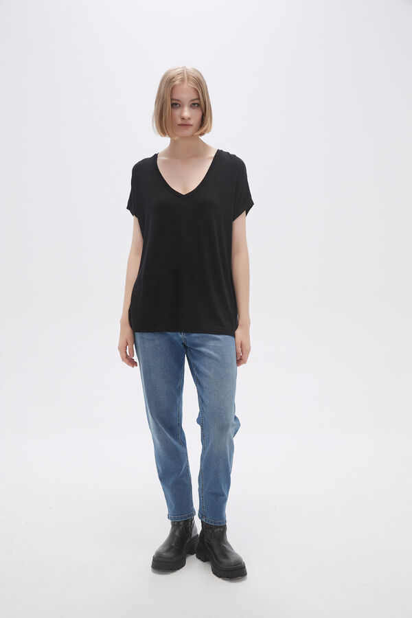 REMERA VENOM NEGRO image number null