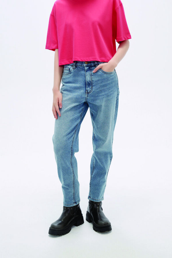 PANTALON JEANIU AZUL GRISACEO image number null