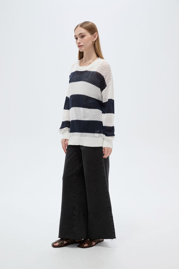 SWEATER BEACHU 70809 GUSTO 1 image number null