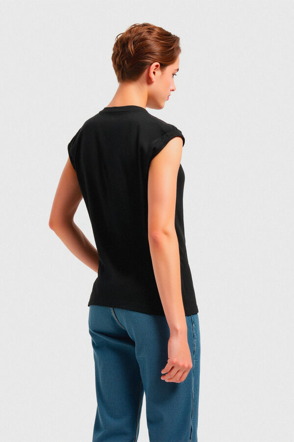 REMERA DEMBER GUSTO 1 image number null