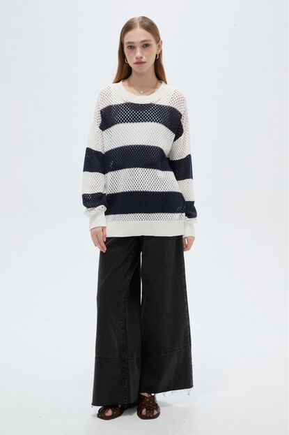 SWEATER BEACHU 70809 GUSTO 1 image number null