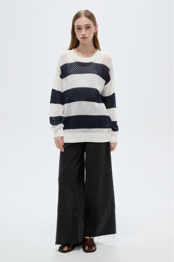 SWEATER BEACHU 70809 GUSTO 1 image number null
