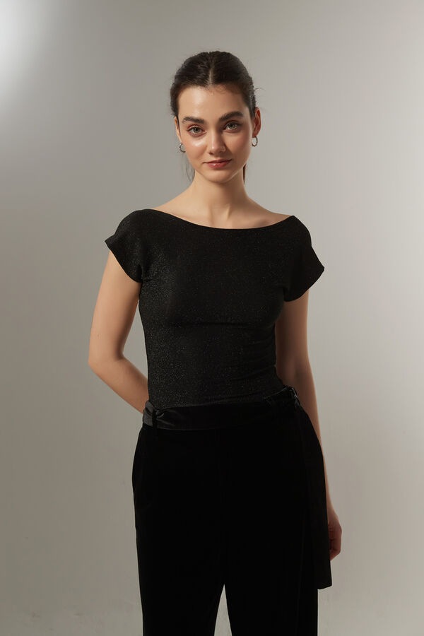 REMERA OSWAL NEGRO image number null