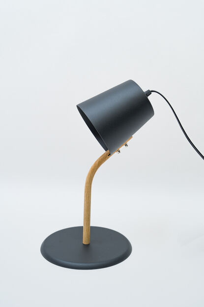 Lampara de Mesa Bionne NEGRO image number null