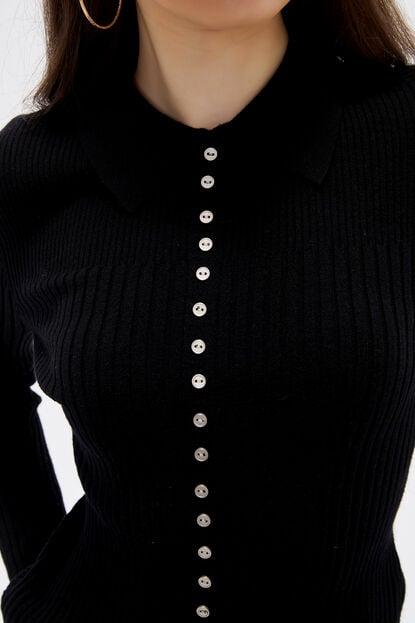 REMERA CORUM NEGRO image number null