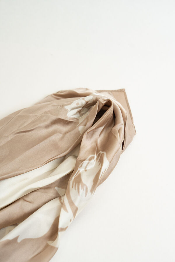 Pa&ntilde;uelo Julia GUSTO 2 image number null