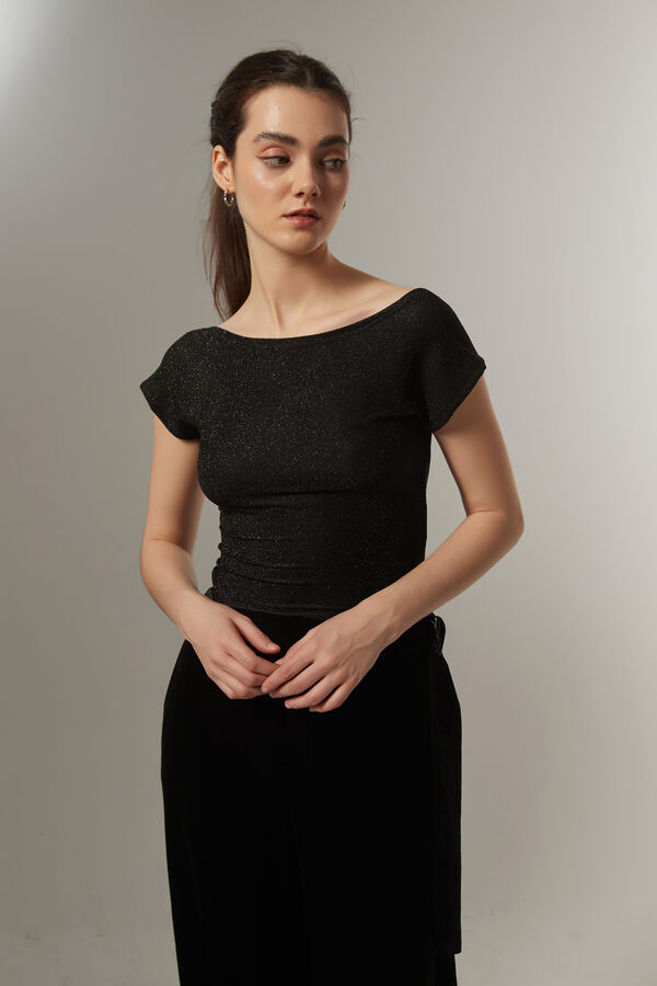 REMERA OSWAL NEGRO image number null
