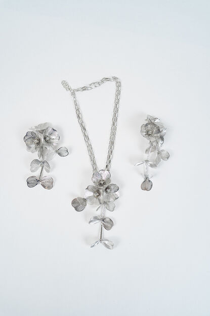 Collar Carol PLATEADO image number null