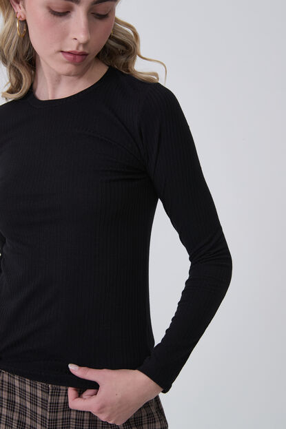 REMERA ZACATLAN NEGRO image number null