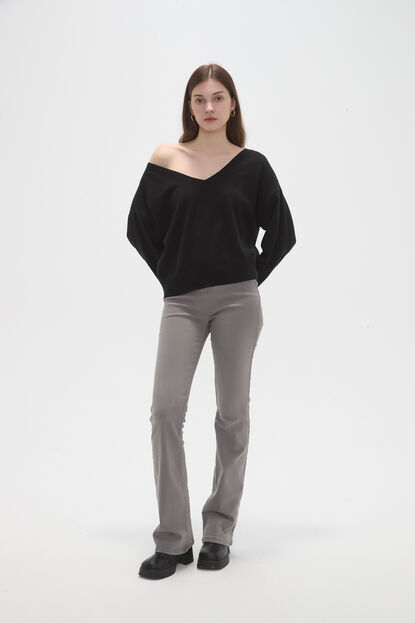 SWEATER URYTH NEGRO image number null
