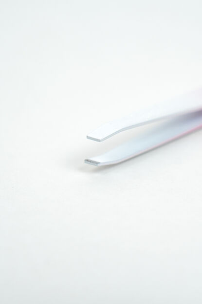 Pinza De Cejas Limi COLOR UNICO image number null