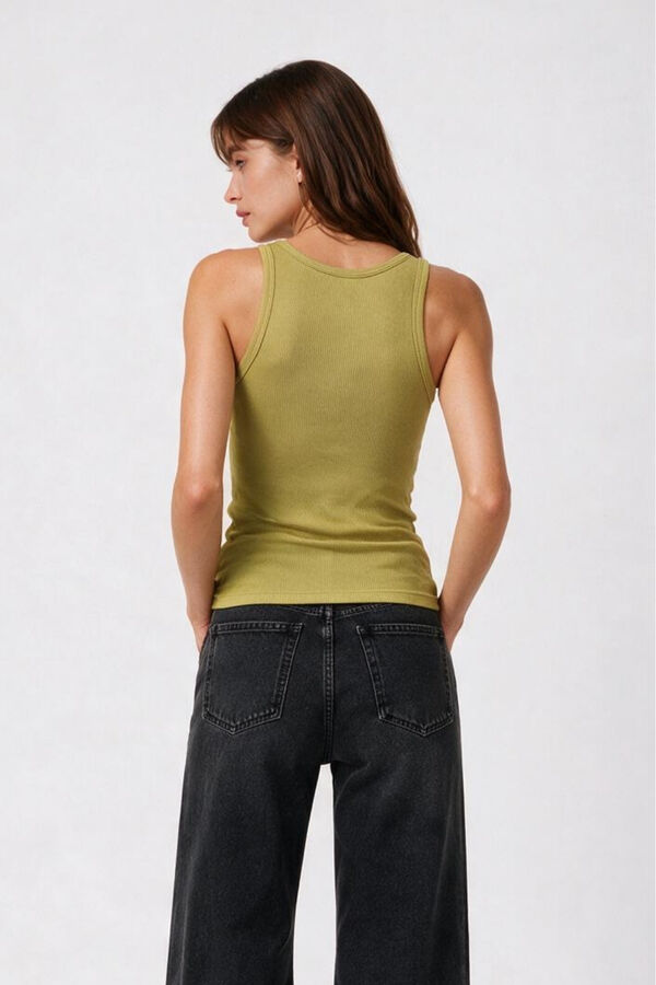 MUSCULOSA AIRI 70607 VERDE OLIVA CLARO image number null