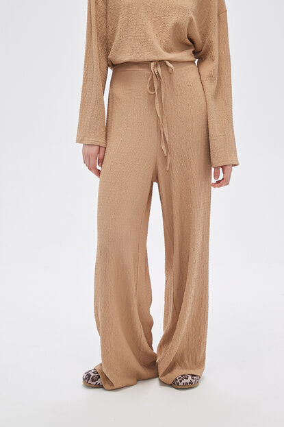 PANTALON RELLYS BEIGE OSCURO image number null