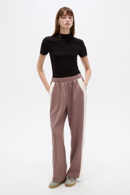 PANTALON DEPORTIVO RACHELLE 70607 GUSTO 1 image number null