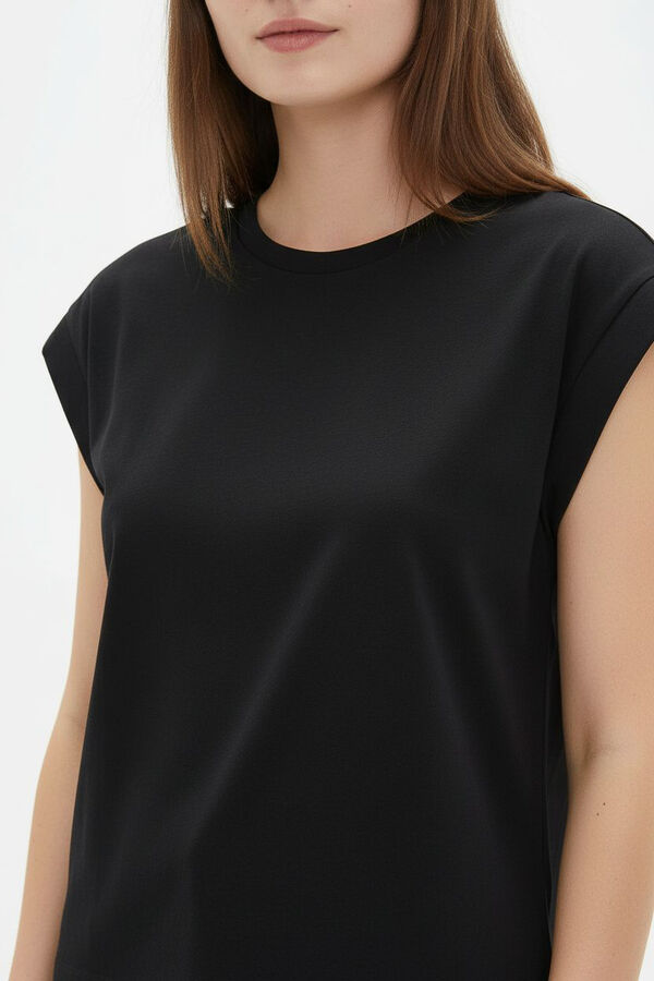 REMERA ALISMO 70607 NEGRO image number null