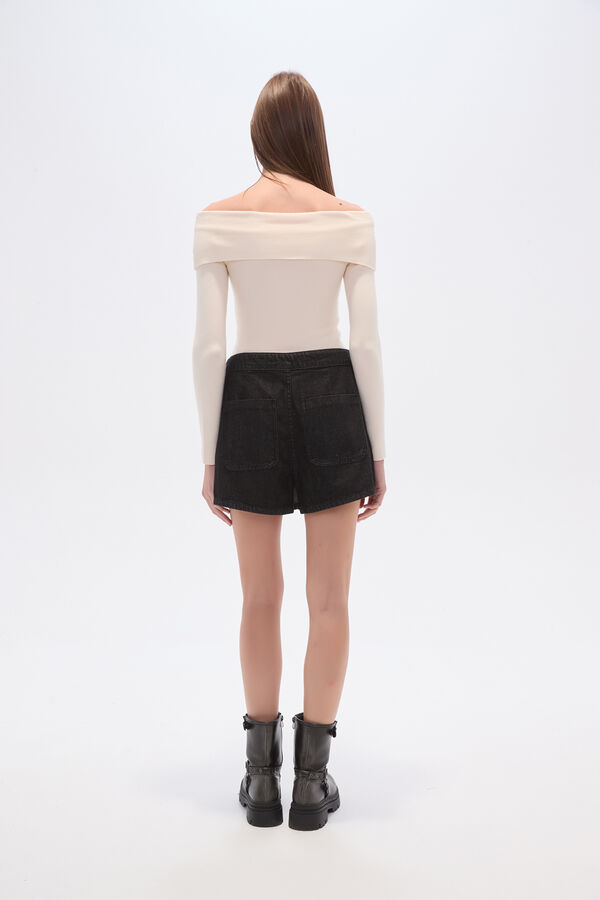 SHORT PERNES GRIS OSCURO image number null