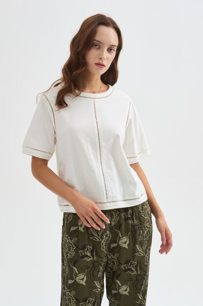 REMERA TAYEL 70607 MARFIL  / OFF WHITE image number null