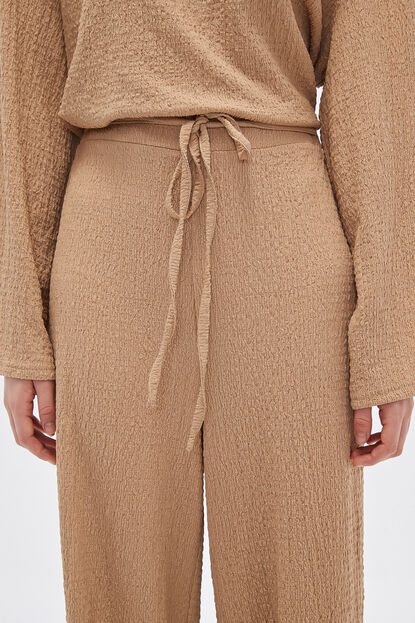 PANTALON RELLYS BEIGE OSCURO image number null