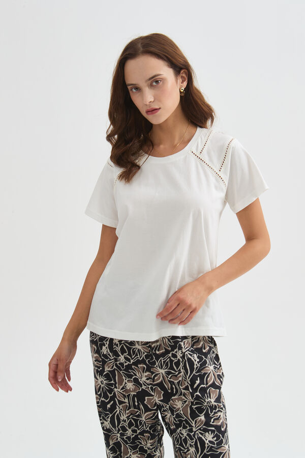 REMERA LUGOJ 70607 MARFIL  / OFF WHITE image number null