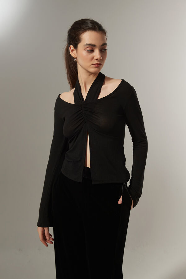 REMERA UBEA NEGRO image number null
