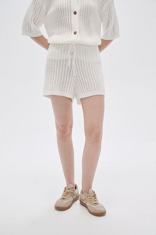 SHORT SHAMIN MARFIL  / OFF WHITE image number null