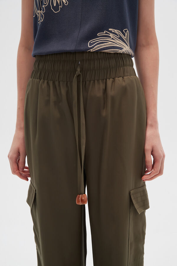 PANTALON UBATUBA VERDE OLIVA OSCURO image number null