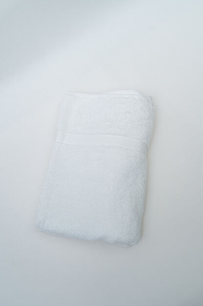 Toalla Piso Tila, 500 gms BLANCO image number null