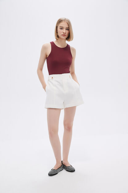 SHORT ALABAS MARFIL  / OFF WHITE image number null