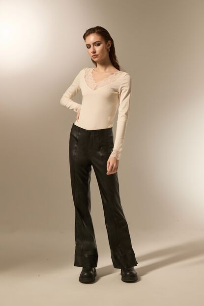 PANTALON ORVEN NEGRO image number null