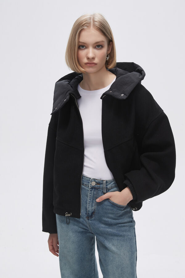 CAMPERA PLINTA NEGRO image number null