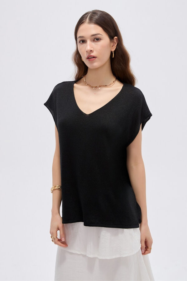 REMERA TIRALLE 70809 NEGRO image number null