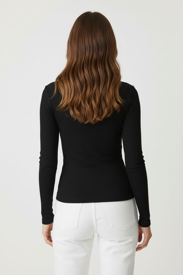 REMERA POLAC NEGRO image number null