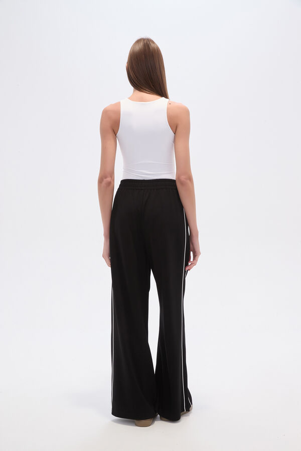 PANTALON DEPORTIVO BEDMAR NEGRO image number null