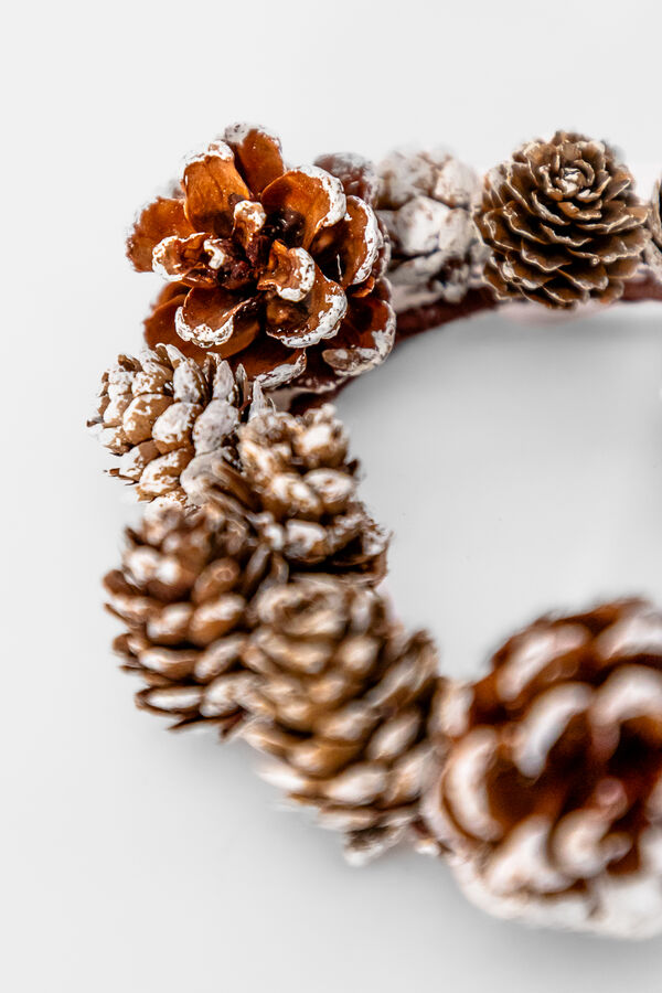 Deco Navidad Corona Pi&ntilde;as COLOR UNICO image number null