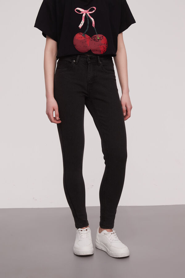 PANTALON PINAWA GRIS MEDIO image number null