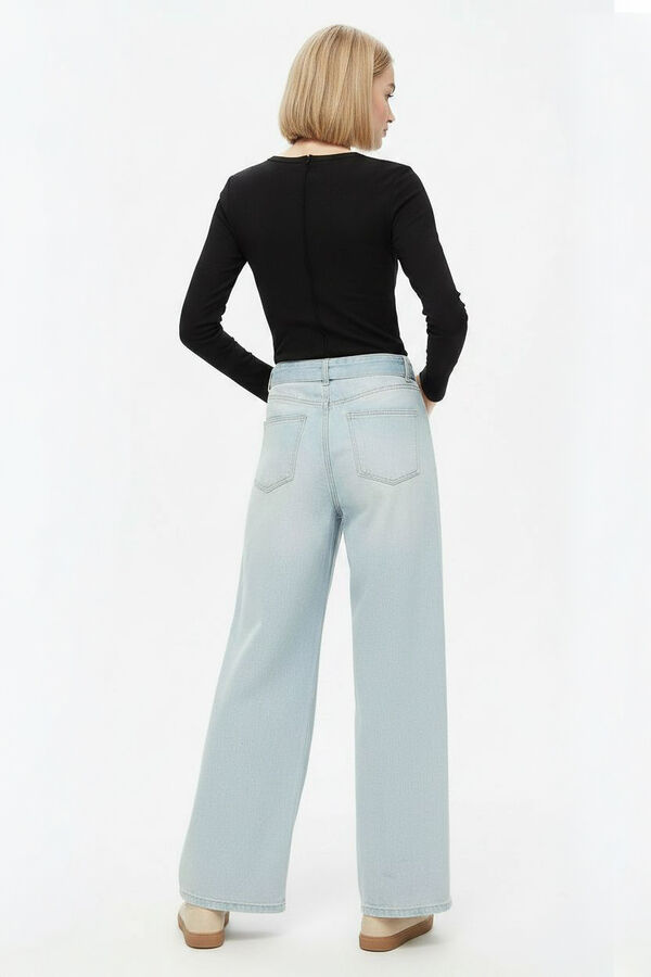 PANTALON VERZA CELESTE image number null