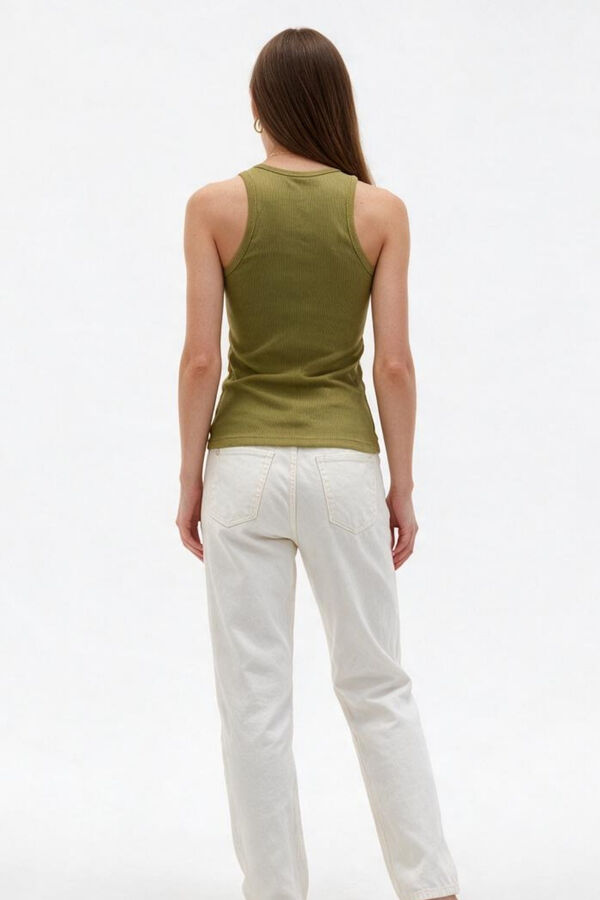MUSCULOSA AIRI 70607 VERDE OLIVA CLARO image number null