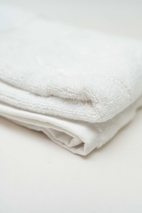Toalla Piso  700gms BLANCO image number null