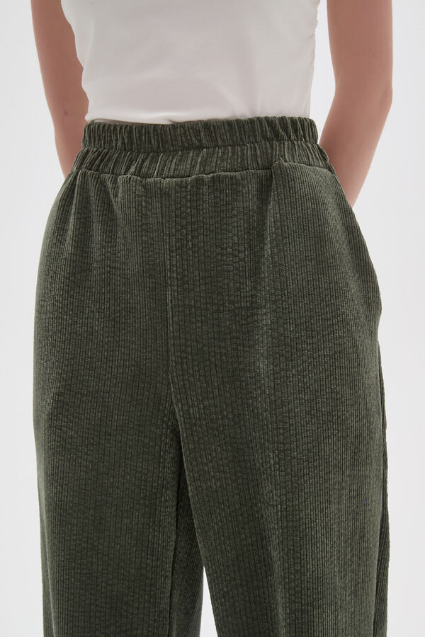 PANTALON CINDOR VERDE OLIVA image number null
