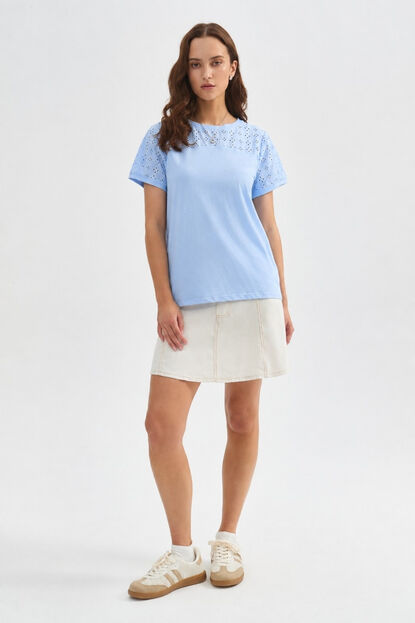 REMERA MALIKA 70607 CELESTE image number null