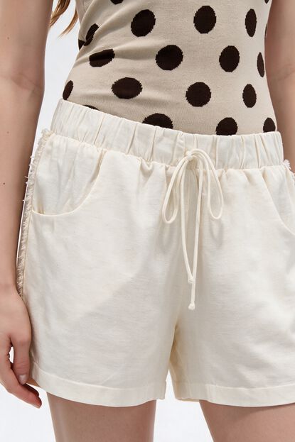SHORT ALVIX 70809 MARFIL  / OFF WHITE image number null
