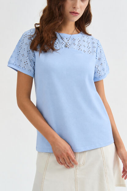 REMERA MALIKA 70607 CELESTE image number null