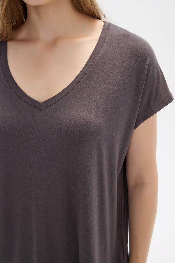 REMERA VENOM GRIS OSCURO image number null